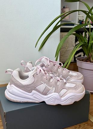 Кросівки nike tech hera