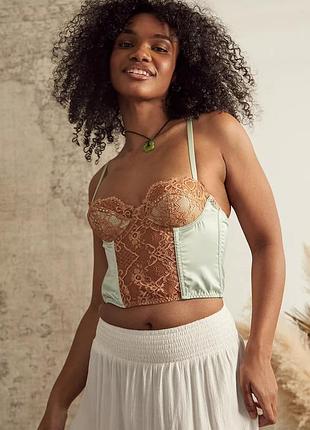 Мереживний актуальний корсетний бюстє  в білизняному стилі urban outfitters m 38 на чашку 75в-75с 🔥🔥🔥