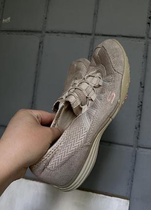 Бежеві сліпони skechers
