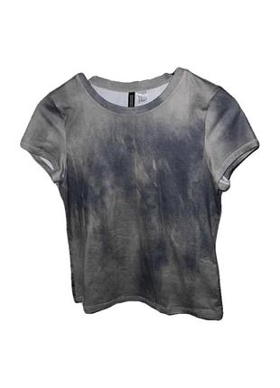 Приталена футболка h&m.