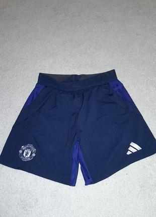 Шорты спортивные adidas. размер s