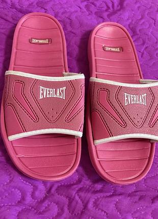 Рожеві шльопанці everlast