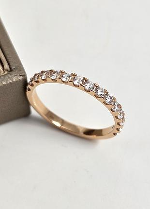Золотое кольцо с бриллиантами. белых круглых фианитов 18.5