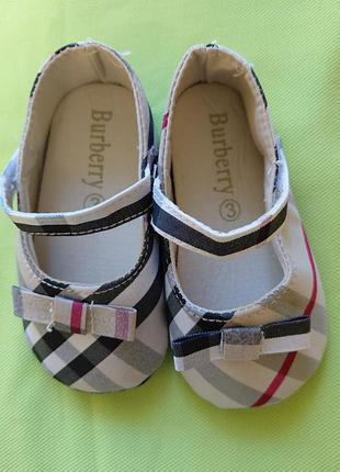 Дитячі пінетки / туфельки у стилі burberry
