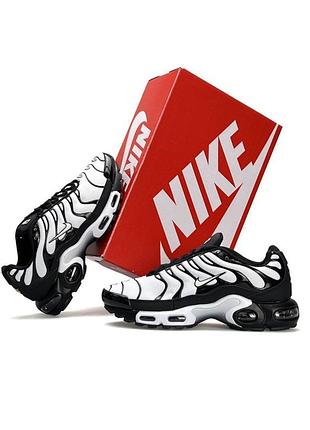 Nike air max plus white black 2