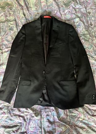 Ventuno 21 slim fit men's suit jacket — це класичний однобортний піджак