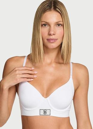 Бюстгальтер victoria's secret с логотипом из страз