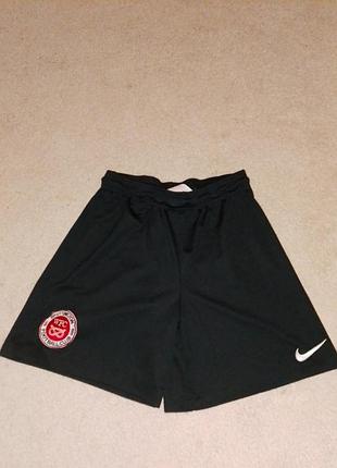 Шорти спортивні nike. розмір 12-13 років