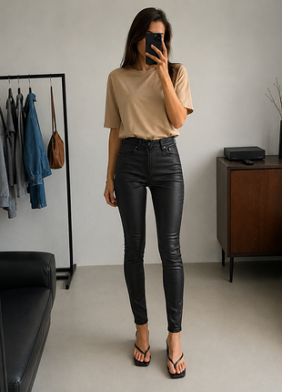 Bershka брюки узкие под кожу