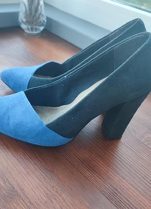 Стильные туфли clarks