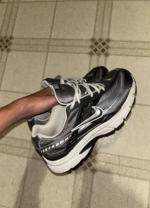 Кроссовки nike initiator