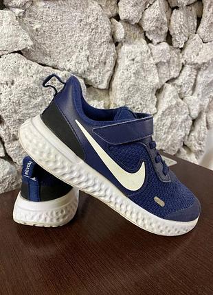 Кросівки 👟 nike revolution