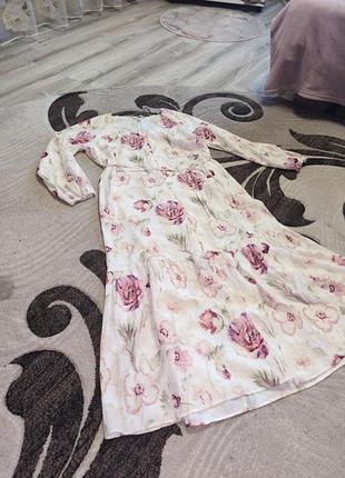Платье h&amp;m, размер s, но и садится на l