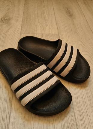 Шльопанці adidas сабо
