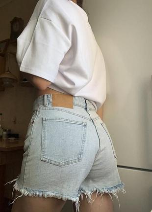 Світло голубі джинсові шорти zara
