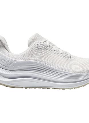 Чоловічі білі кросівки hoka thoughtful creation (також відомі як модель tc 1.0) з верхом із повітропроникної сітки.розмір: 48
