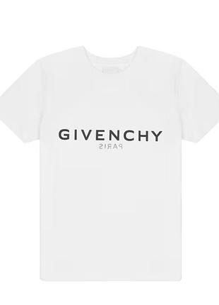 Шикарна футболка від givenchy