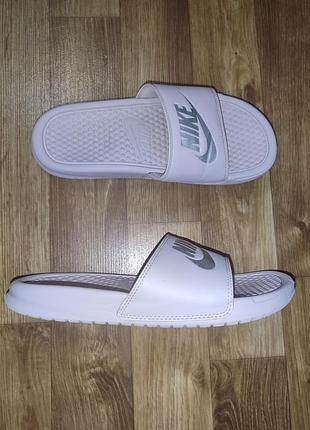 Жіночі шльопанці nike р.38