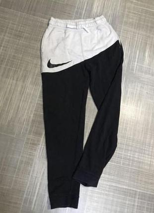 Nike 💙підлітковий одяг /біло/чорні спортивні  штани 💛на зріст 158  см 13 років
