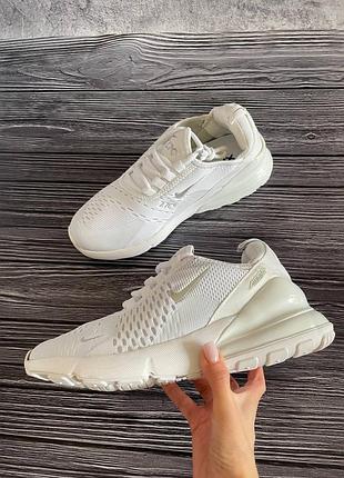 Nike   кроссовки с нюансом