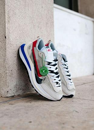 Белые кроссовки найк унисекс nike vaporwaffle sport fuschia x sacai 41