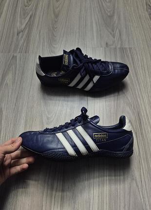 Винтажные кроссовки от бренда adidas titan