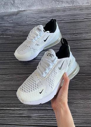 Nike   кроссовки с нюансом