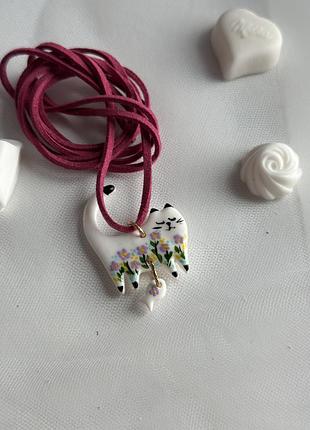 Підвіска котик з квітами
