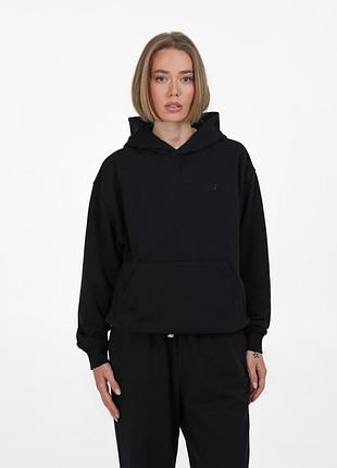 Худи женское new balance hoodie black wt41537bk s wt41537bk m
