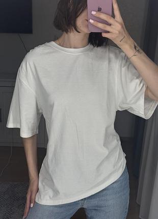 Асиметрична оверсайз футболка zara