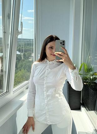 Біла бавовняна сорочка з відкритою спинкою