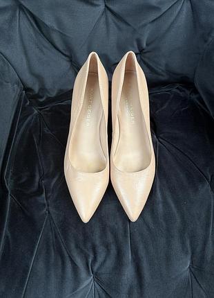 Оригінальні туфлі kurt geiger бежеві, нюдові!