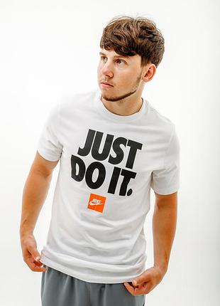 Футболка nike m tee fran jdi verbiage dz2989-100