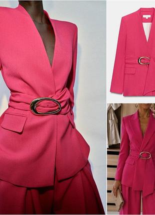 Жакет/блейзер zara, iз пiдплiчниками та ременем.