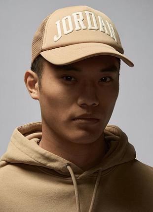 Бейсболка jordan trucker hat 9a0940-j34