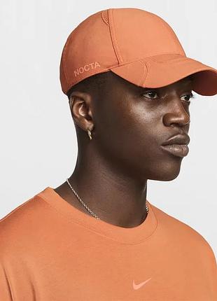 Бейсболка nike x nocta s.s.c club cap hot curry orange trace fv5541-808 l