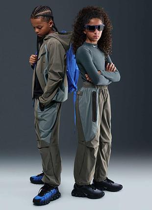 Штани nike tech older kids' (boys') woven trousers ii3626-289 158-170 см