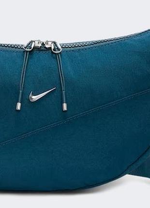 Сумка nike nk aura crescent crossbody 4l темно-синий жин 30 х 18 х 10 см (hq4370-415) hq4370-415
