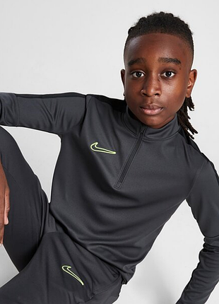 Тренировочный лонгслив nike dri-fit academy на 11-13 лет