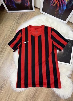 Футболка чоловіча nike