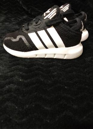 Дитячі кросівки adidas оригінал, чорно-білі адідас сітка