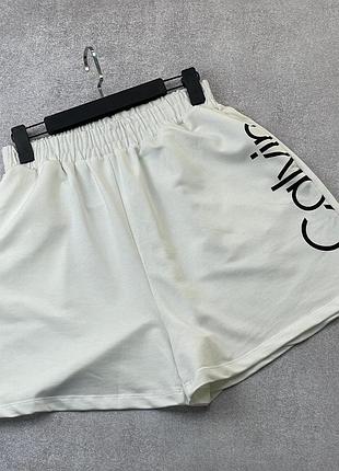 Женские шорты calvin klein короткие белые
