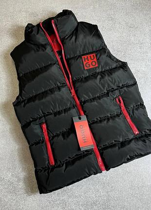 Детская осенняя жилет hugo boss черный цвет