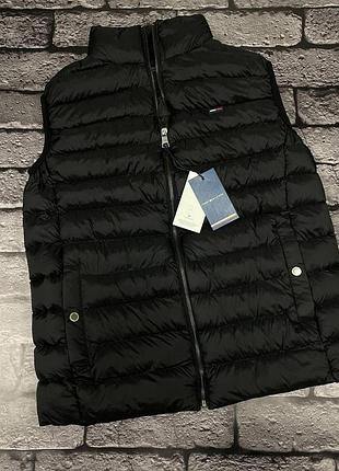 Женская жилетка демисезон tommy hilfiger черный цвет