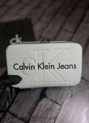 Женская сумка calvin klein белая