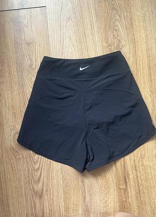 Спортивні шорти nike xs