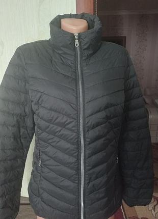 Куртка демісезонна/тоненький пуховичок.