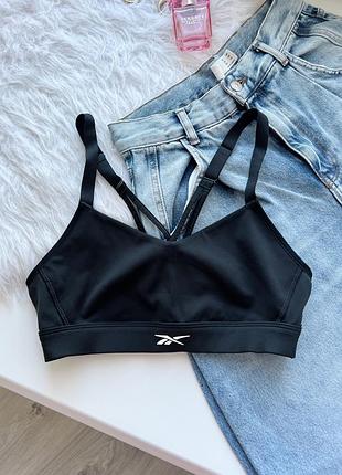 Спортивний чорний топ reebok