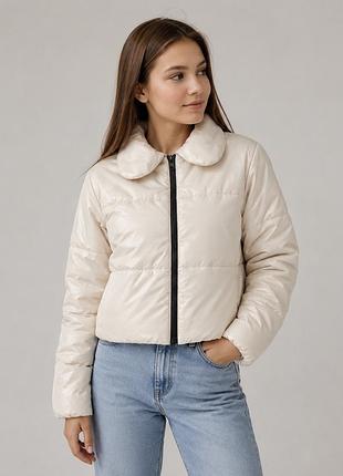 Коротка куртка prettylittlething молочна , демісезонна  xxs/xs (uk 6)