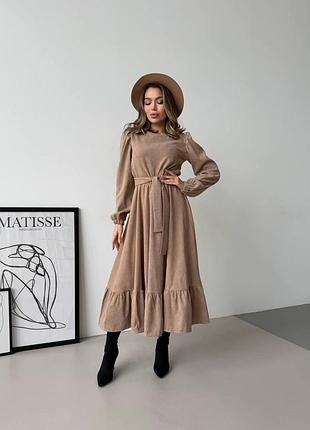 Женское вельветовое платье с поясом
